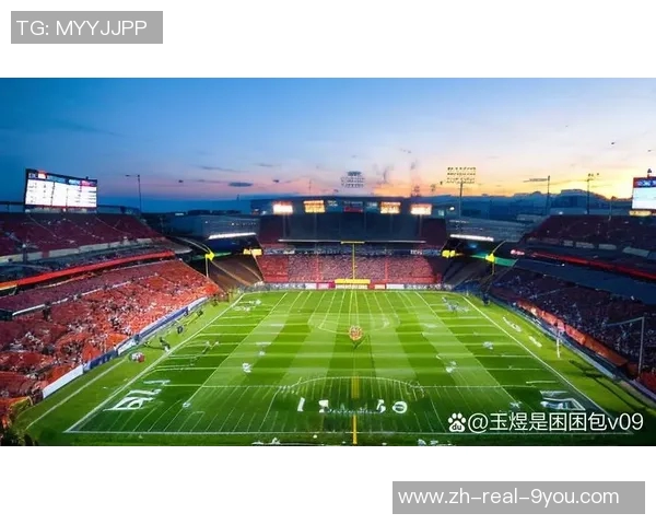 挪威岛上的足球场如何在自然美景中焕发运动激情与团队精神 挪威岛上的足球场如何在自然美景中焕发运动激情与团队精神