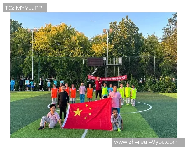 昆山男子足球队奋勇争先努力拼搏展现团队精神与竞技风采